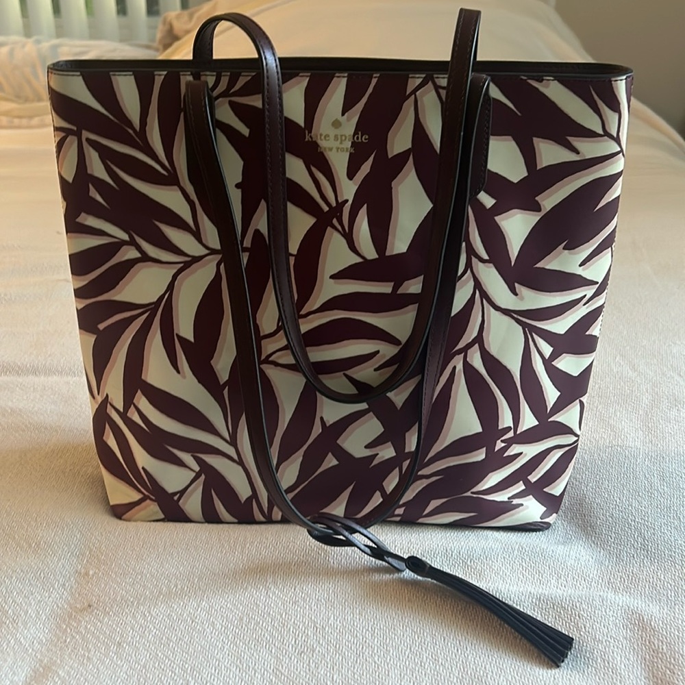 Kate Spade Jana Tote Leather Handbag. Some scratches (see pic)